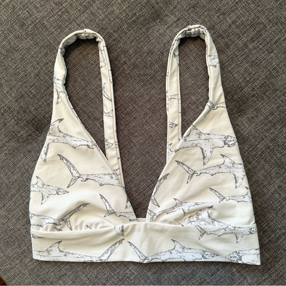 Boys+Arrows Fillis top in RARE Fish Outta Water Shark Print - sz Small